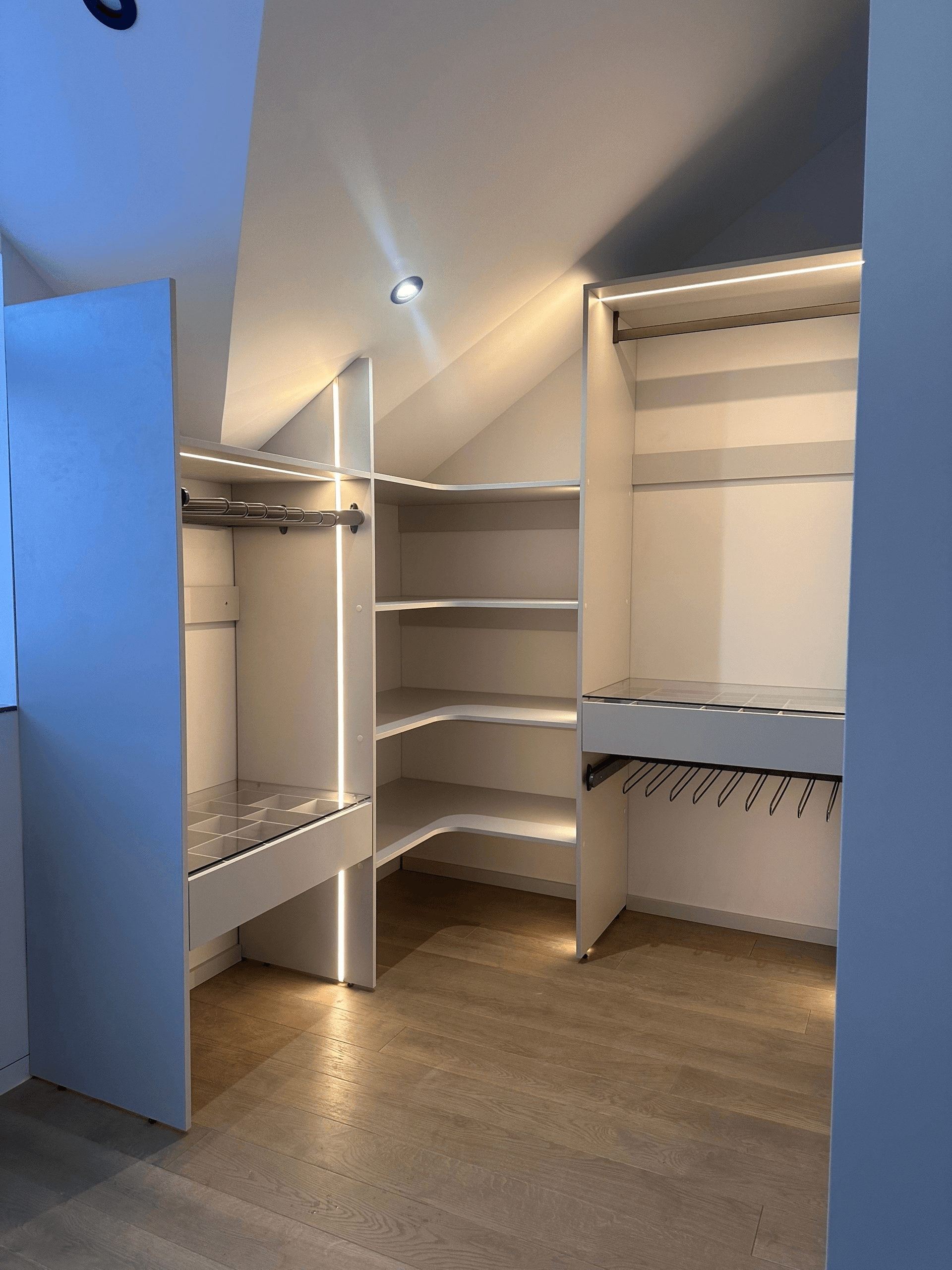 Гардеробная с мебелью по индивидуальным размерам